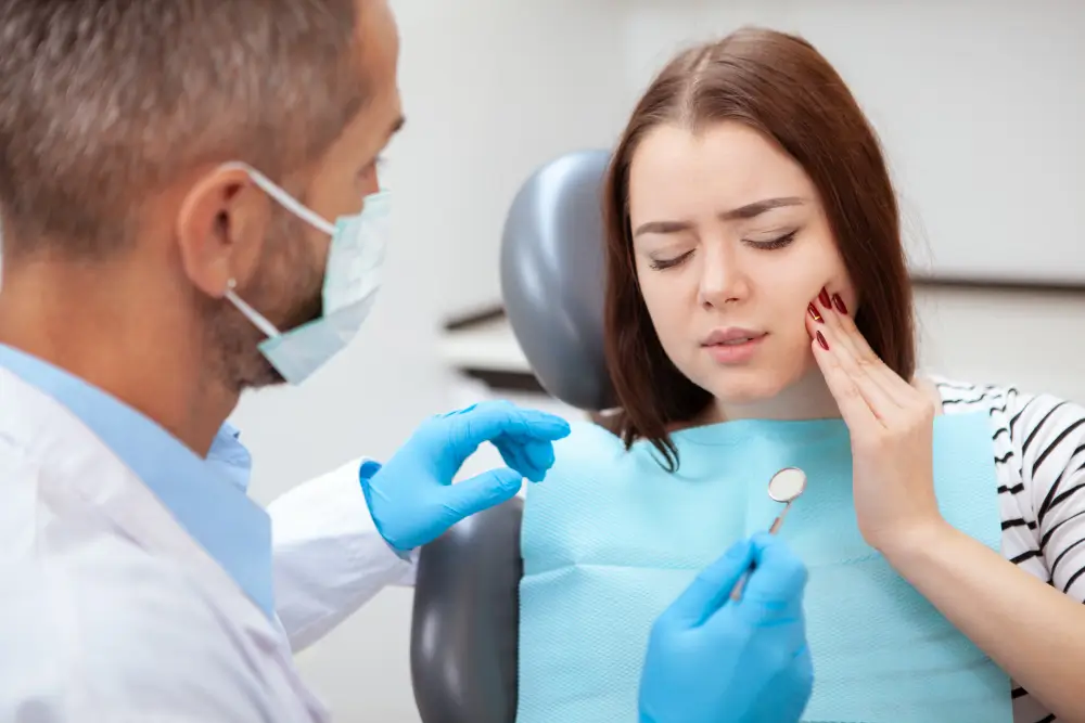 Common dental emergencies treated at SpringLake Dental in Woodland CA including toothache, broken tooth and knocked-out tooth